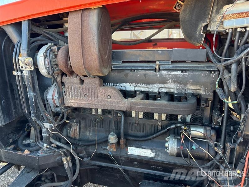Agco Allis 8630 4WD Tractor (Inoperable) الجرارات