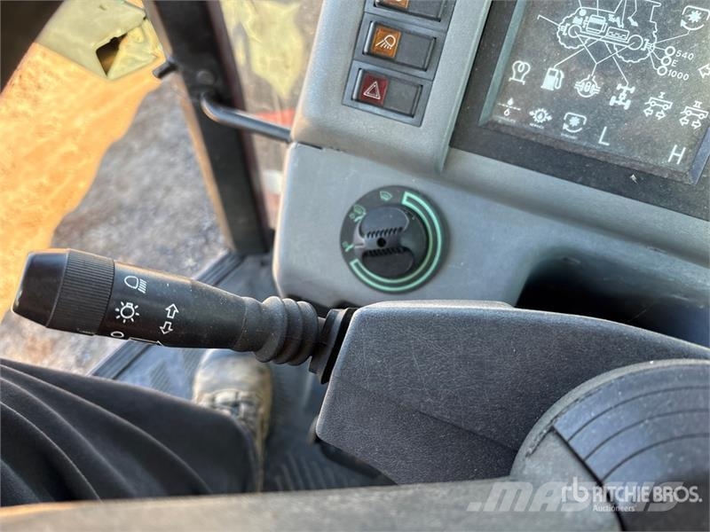 Agco Allis 8630 4WD Tractor (Inoperable) الجرارات