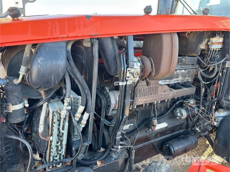 Agco Allis 8630 4WD Tractor (Inoperable) الجرارات