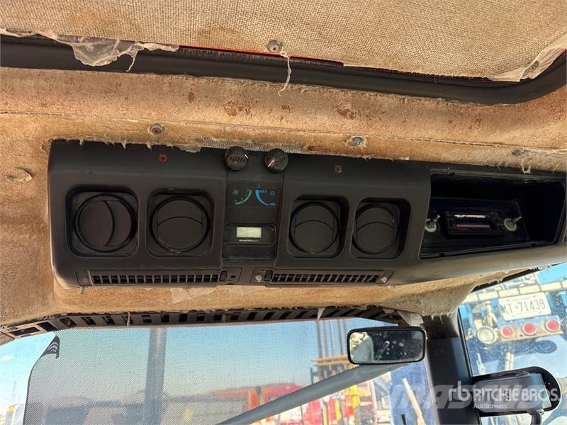 Agco Allis 8630 4WD Tractor (Inoperable) الجرارات
