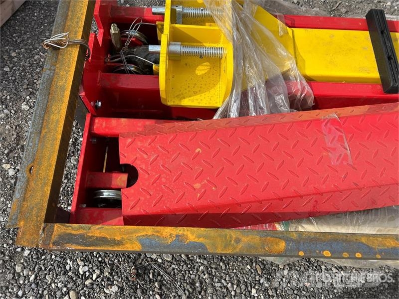 AGT ATK-B1000 2 Post Vehicle Lift Sonstige Baumaschinen