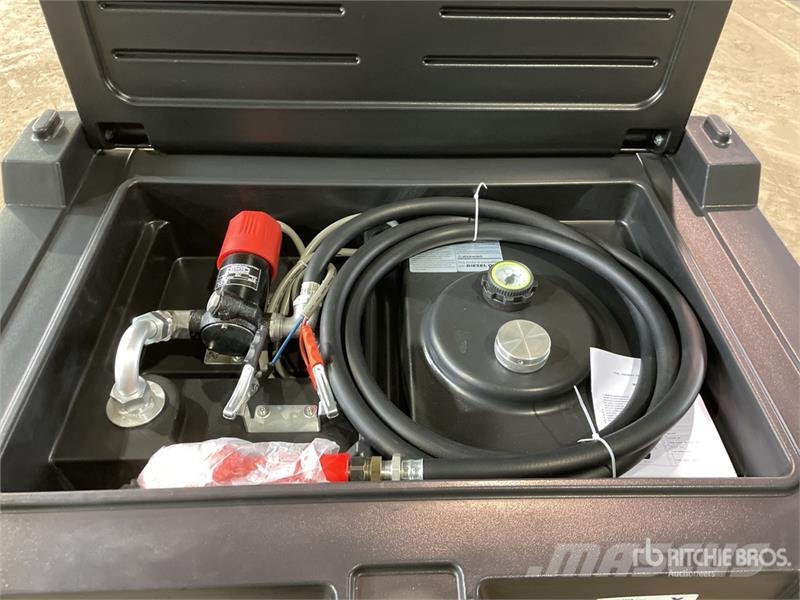 AGT DTK480 126 gal Portable Poly Diesel Fuel Tank (Unu Bränsle och tillsatstankar