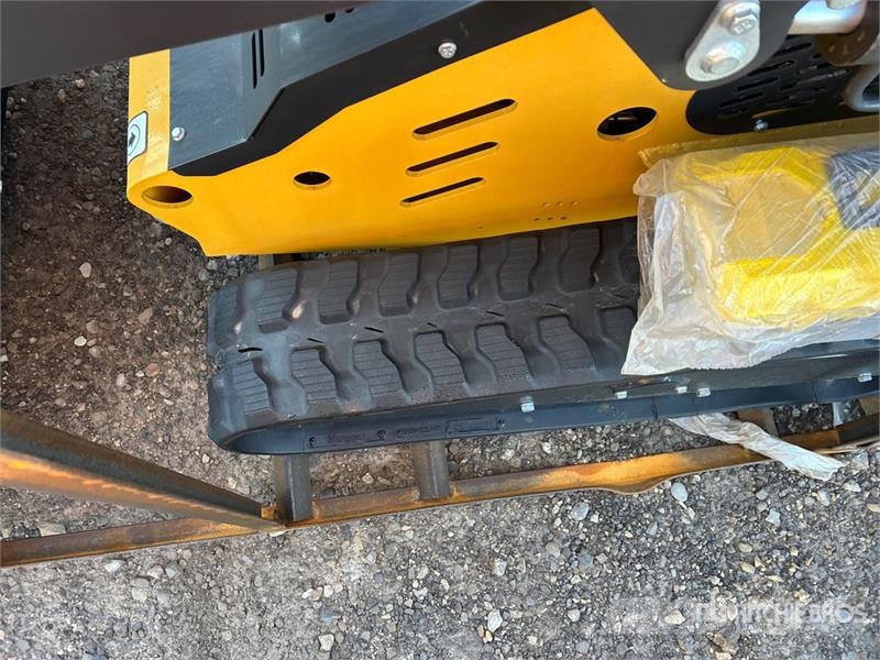 AGT KKT(A)27 Compact Track Loader (Unused) Lietoti riteņu kompaktiekrāvēji
