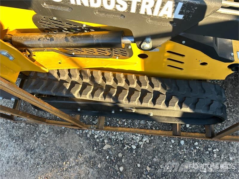 AGT KKT(A)27 Compact Track Loader (Unused) Lietoti riteņu kompaktiekrāvēji