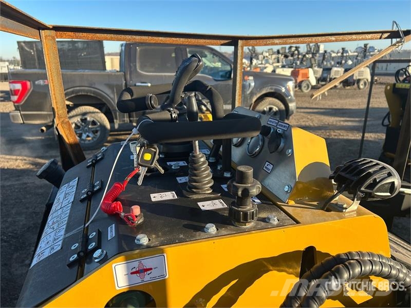 AGT KKT(A)27 Compact Track Loader (Unused) Lietoti riteņu kompaktiekrāvēji