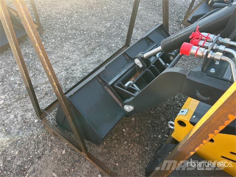 AGT KKT(A)27 Compact Track Loader (Unused) Lietoti riteņu kompaktiekrāvēji