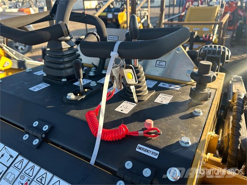 AGT KKT(A)27 Compact Track Loader (Unused) Lietoti riteņu kompaktiekrāvēji