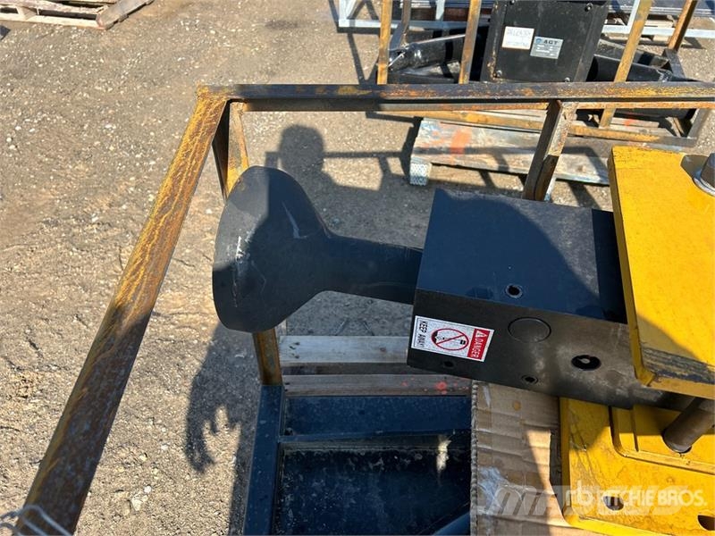 AGT PD680-PZ Skid Steer Post Driver (Unused) Piirdeaia varustus
