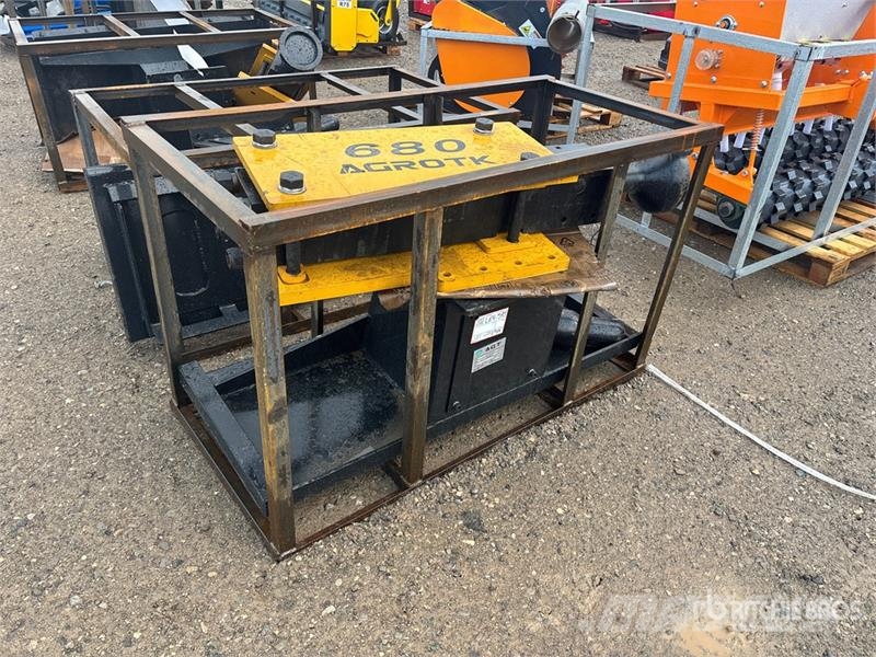 AGT PD680-PZ Skid Steer Post Driver (Unused) Kerítésszerelési eszközök / kerítésfelszerelések