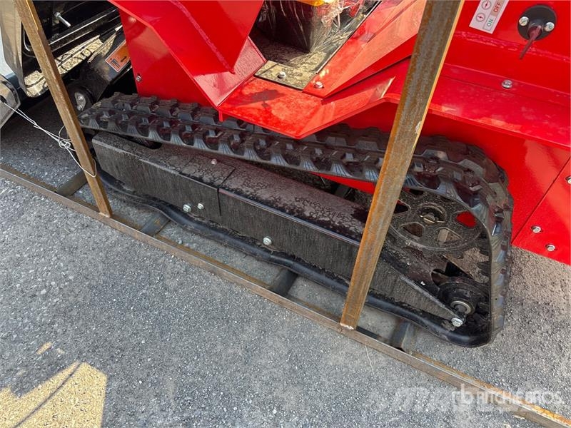 AGT SDA140T Mini Compact Track Loader (Unused) Skid steer loaders