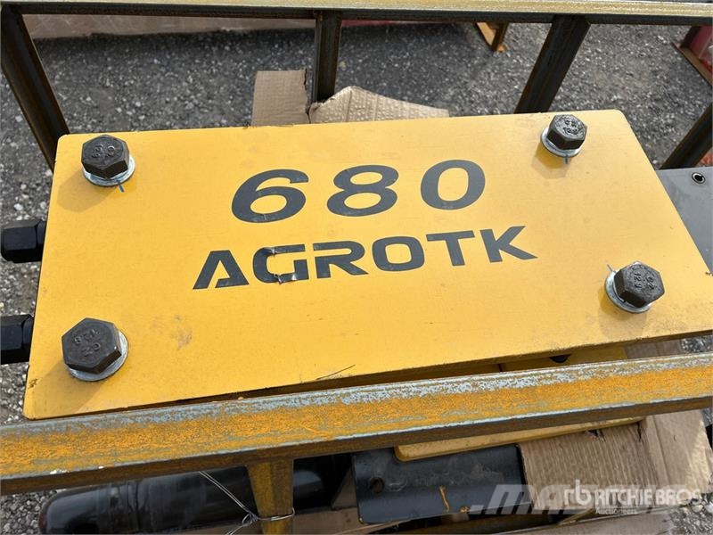AGT Skid Steer Post Driver Oprema za ograje