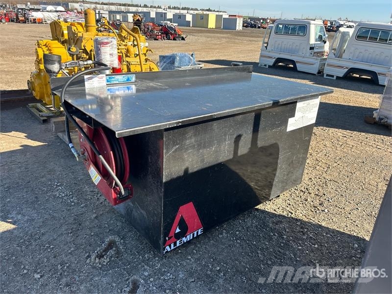 Alemite 6 ft 1 in 1140 Litre Tank Workbench مكونات أخرى