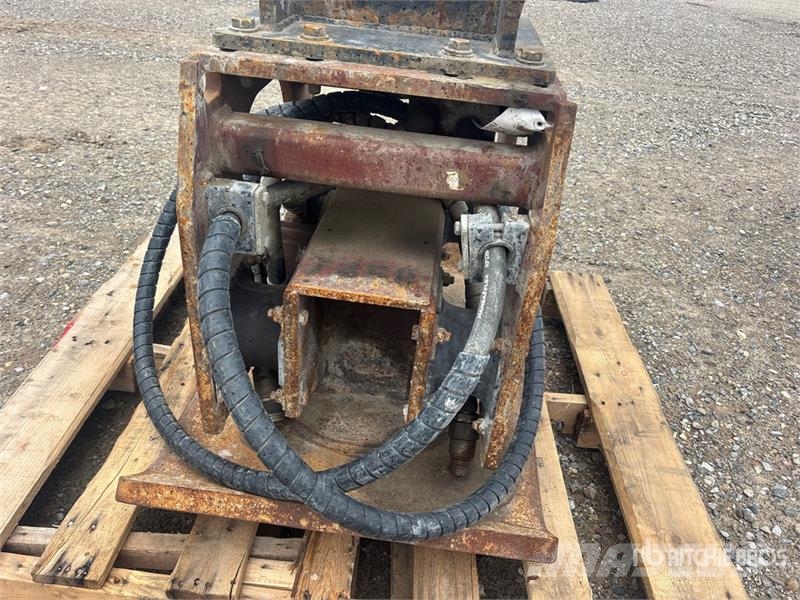 Allied D32C8 35 in Plate Compactor Attachment Trilmachines