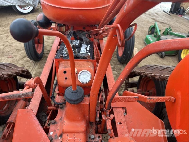 Allis Chalmers Chalmers WD45 2WD Antique Tractor Traktorer