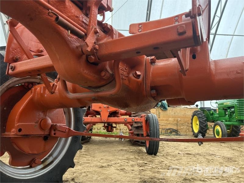 Allis Chalmers Chalmers C 2WD Antique Tractor Traktorer