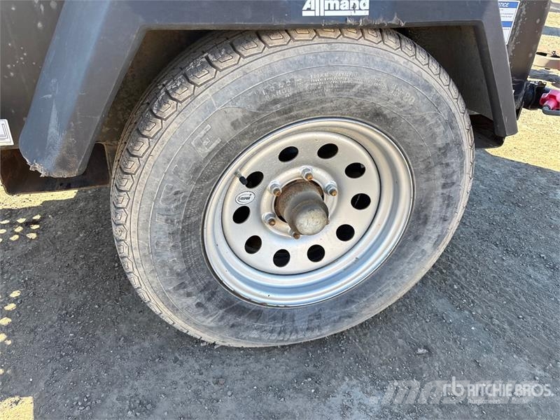 Allmand Maxi-Lite II أبراج خفيفة