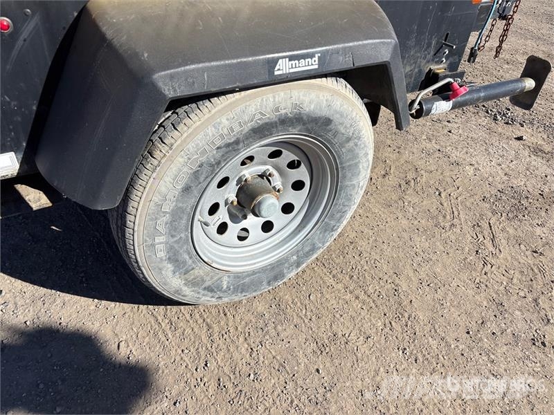 Allmand Maxi-Lite II أبراج خفيفة
