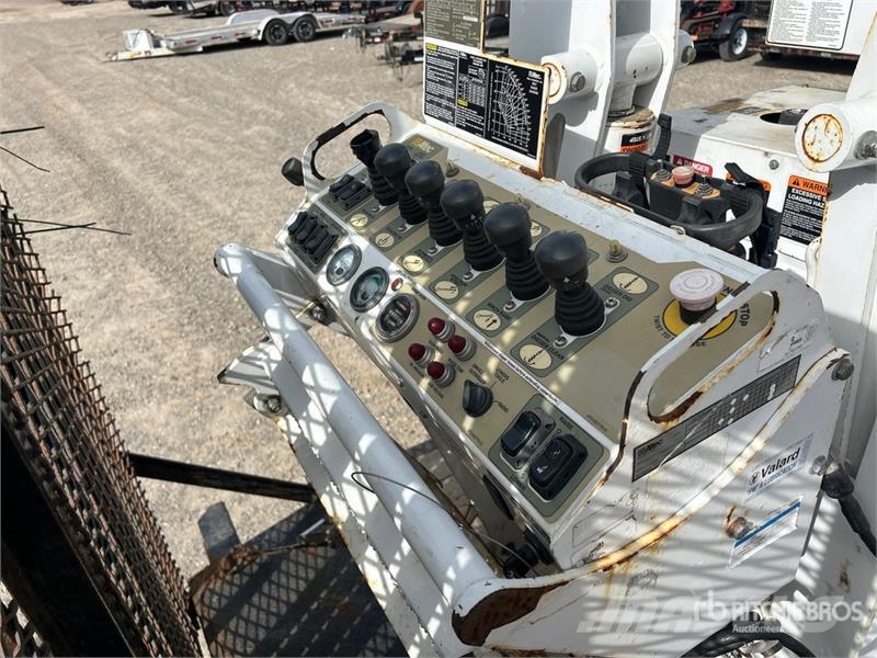 Altec DB37 Crawler Carrier Digger Derrick (Inoperable) Stavebníctvo - ostatné