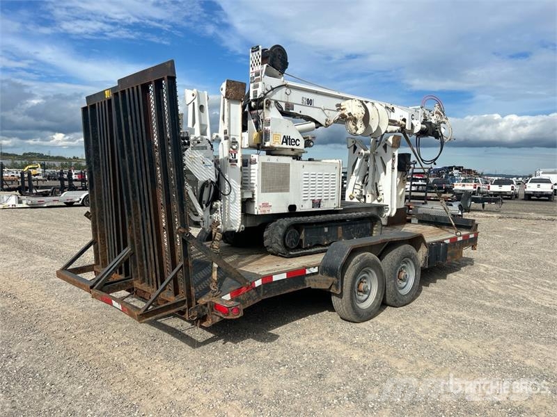 Altec DB37 Crawler Carrier Digger Derrick (Inoperable) Stavebníctvo - ostatné