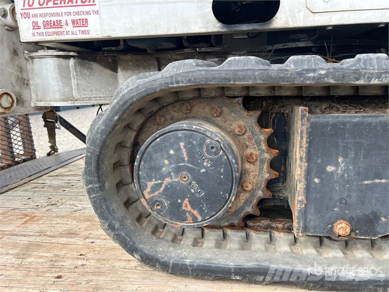 Altec DB37 Crawler Carrier Digger Derrick (Inoperable) Stavebníctvo - ostatné