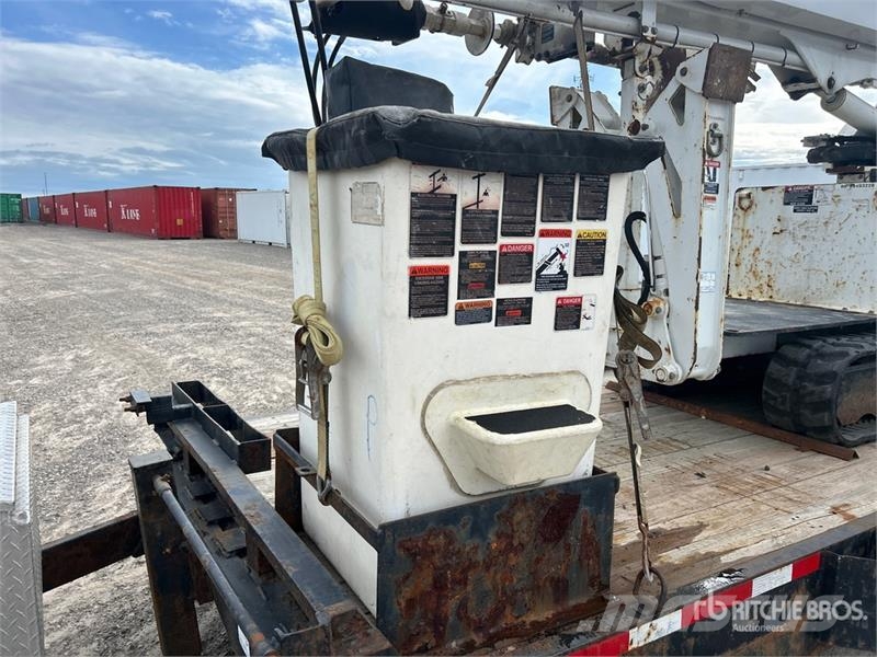 Altec DB37 Crawler Carrier Digger Derrick (Inoperable) Stavebníctvo - ostatné