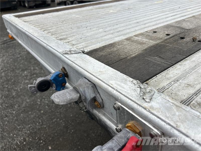 Alutrec 50 ft T/A Flatbed Trailer Прицепы-платформы/боковая разгрузка