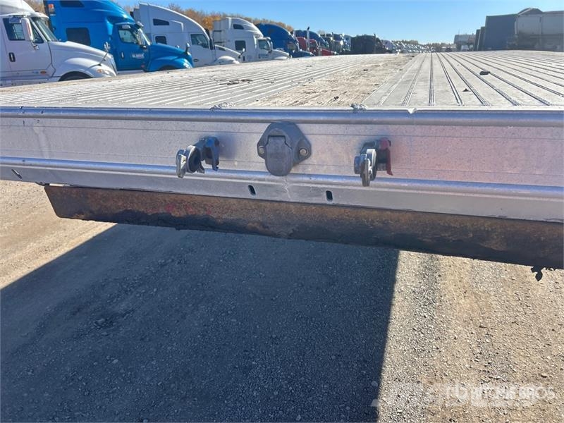 Alutrec 52 ft T/A Flatbed Trailer Planhengere