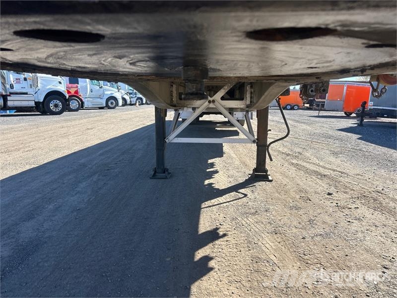 Alutrec 52 ft T/A Flatbed Trailer Planhengere