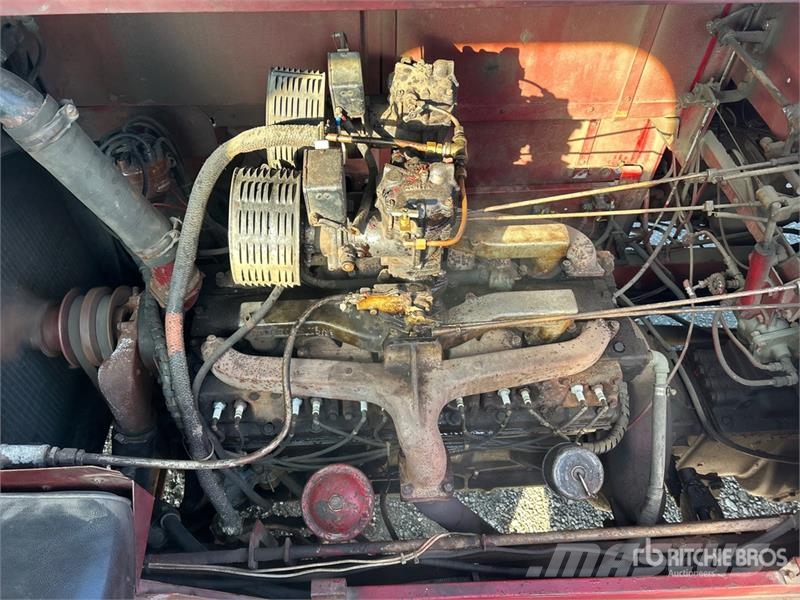 American LaFrance 4x2 Fire Truck (Inoperable) شاحنات حريق