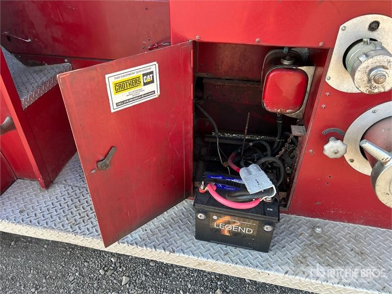 American LaFrance 4x2 Fire Truck (Inoperable) شاحنات حريق