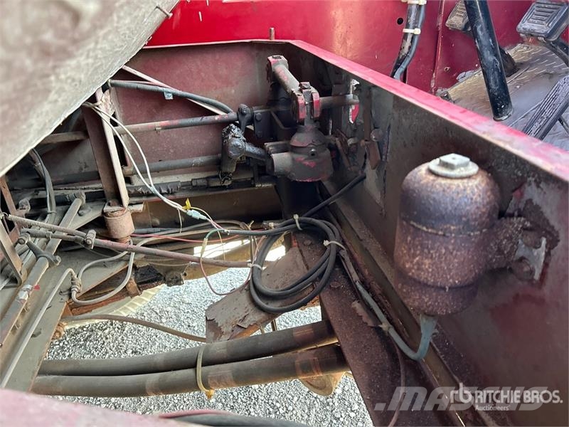 American LaFrance 4x2 Fire Truck (Inoperable) شاحنات حريق