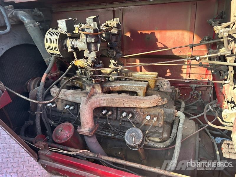 American LaFrance 4x2 Fire Truck (Inoperable) شاحنات حريق
