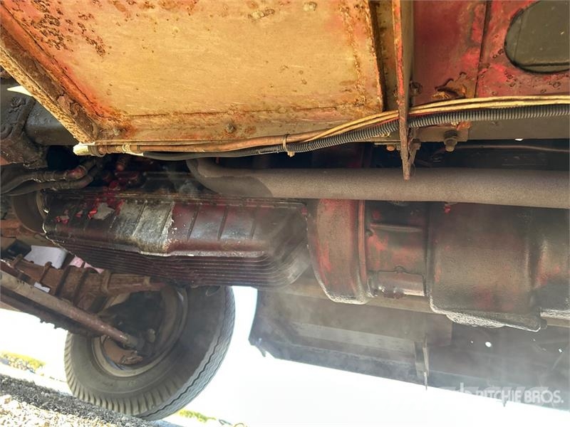 American LaFrance 4x2 Fire Truck (Inoperable) شاحنات حريق
