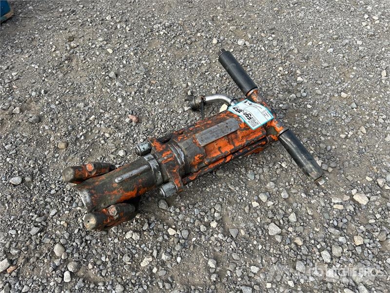 American Pneumatic Tools 155 Pneumatic Demolition Breaker Hĺbkové kypriče