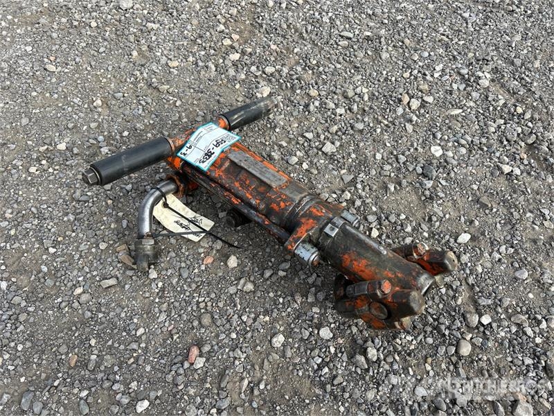 American Pneumatic Tools 155 Pneumatic Demolition Breaker Hĺbkové kypriče