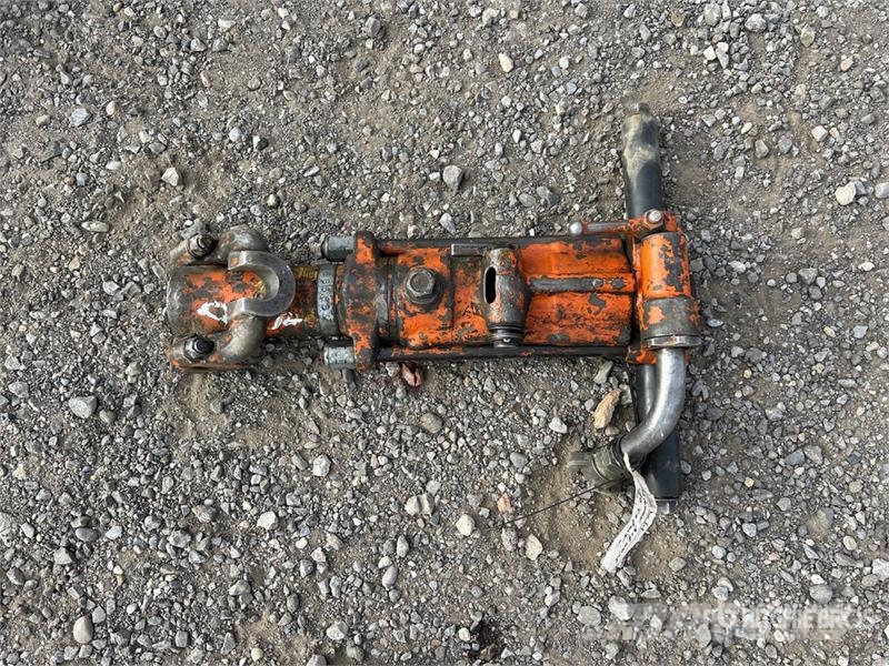 American Pneumatic Tools 155 Pneumatic Demolition Breaker Hĺbkové kypriče