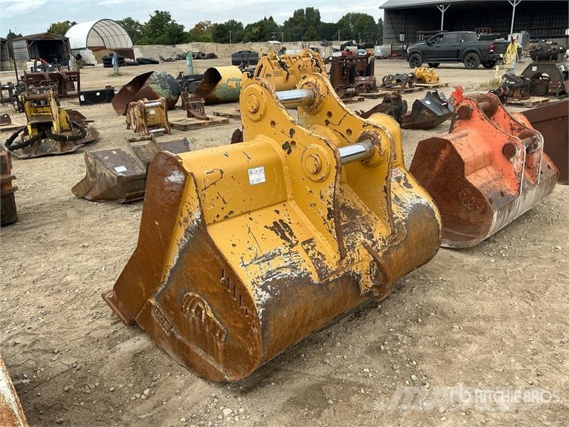AMI 68 in Excavator Bucket Pistoane