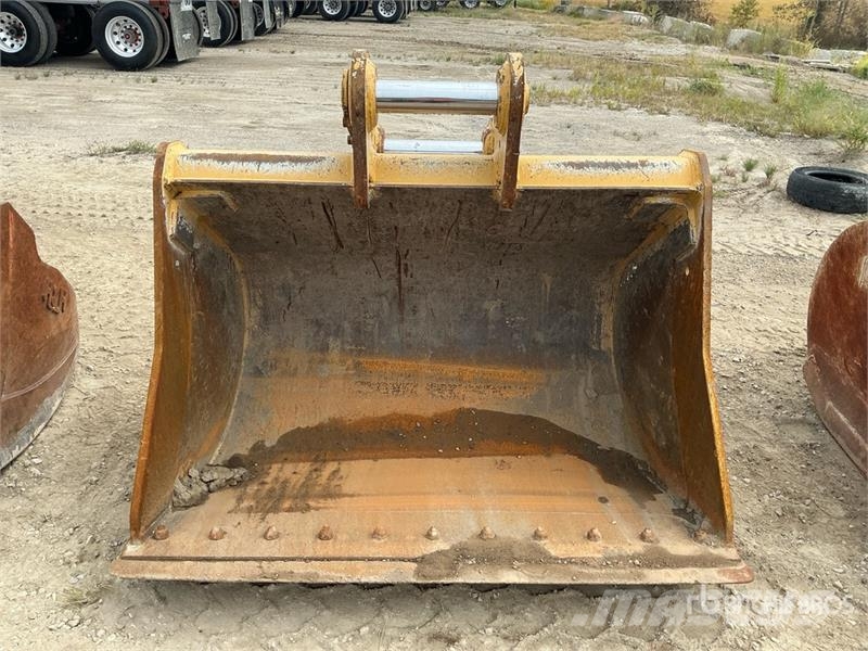 AMI 68 in Excavator Bucket Pistoane