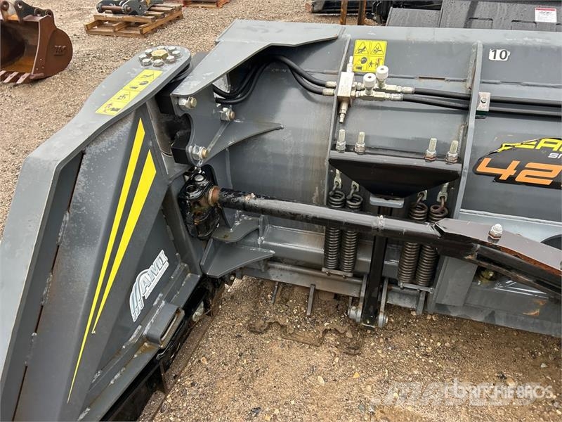 AMI Attachements SB4231016 10 ft 100 4-in-1 Snow Plow  Снігоочищувальні ножі та плуги