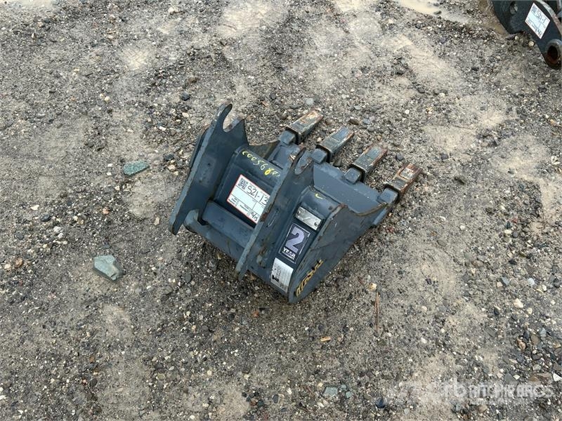 AMI HD0306E16 16 in Excavator Bucket - Fits Takeuchi T Kašike / Korpe