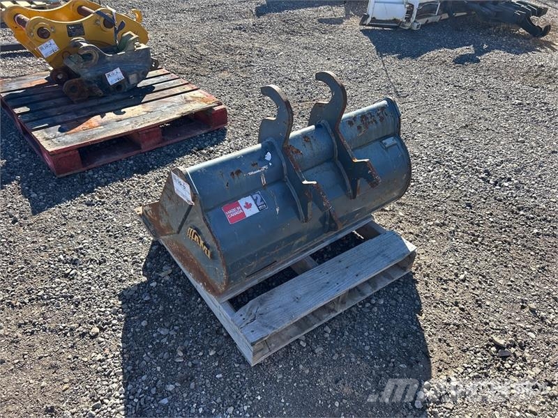 AMI O35 36 in Q/C Cleanup Excavator Bucket バケット
