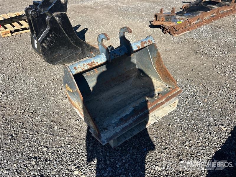 AMI O35 36 in Q/C Cleanup Excavator Bucket バケット