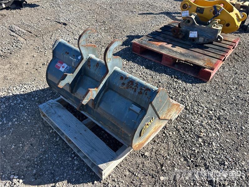 AMI O35 36 in Q/C Cleanup Excavator Bucket バケット