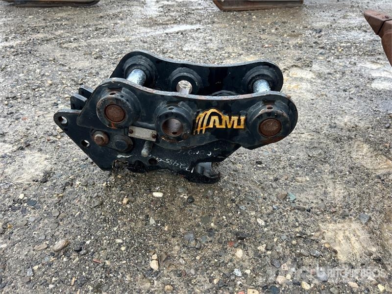 AMI QT0610PG Excavator Coupler - Fits Takeuchi TB240 Ātrie savienotāji