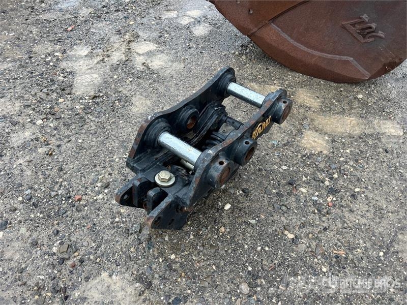AMI QT0610PG Excavator Coupler - Fits Takeuchi TB240 Ātrie savienotāji