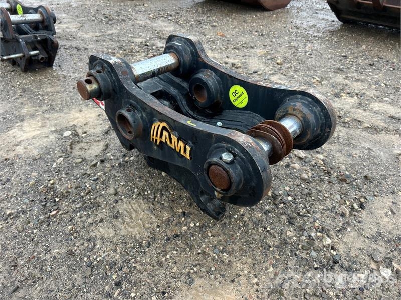 AMI QT1012PG Excavator Coupler - Fits Takeuchi TB260 Ātrie savienotāji