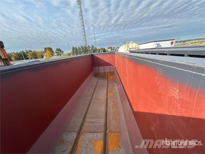 AMM 27 ft - 47 yd Roll-Off Container (Unused) Специальные контейнеры