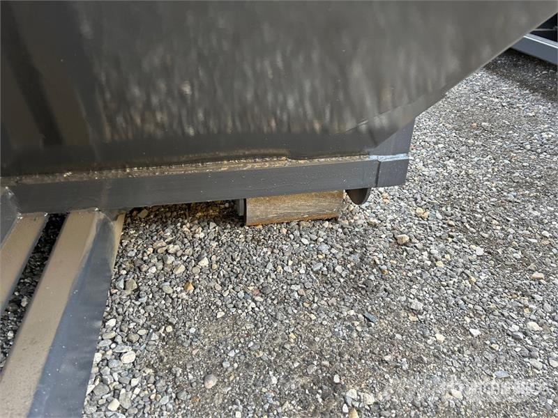  AMM 27 ft - 47 yd Roll-Off Container (Unused) حاويات خاصة