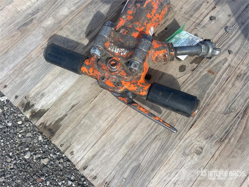  APT Ap-5235 Pneumatic Demolition Breaker Meißelgrubber