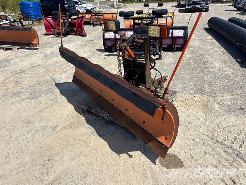 Arctic 8 ft 2 Way Snow Plow 刮雪板和犁